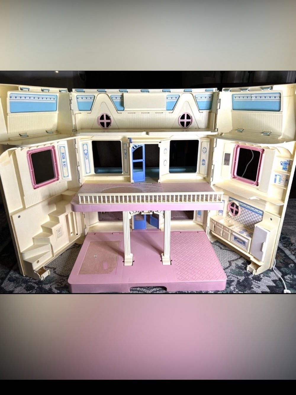 1993 Vintage Fisher Price Loving Home Dollhouse - Picture 5 of 13